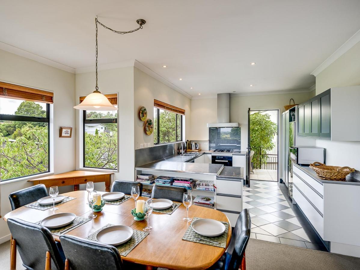 Busby Hill Villa - Havelock North Holiday Home מראה חיצוני תמונה