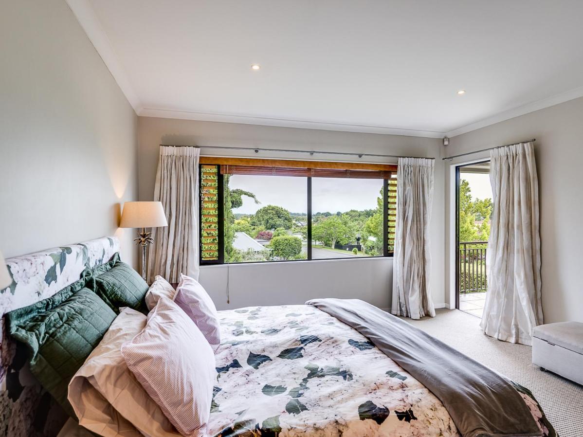 Busby Hill Villa - Havelock North Holiday Home מראה חיצוני תמונה