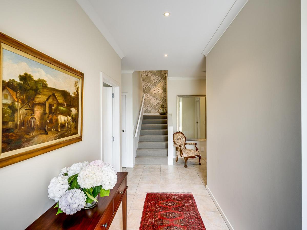 Busby Hill Villa - Havelock North Holiday Home מראה חיצוני תמונה