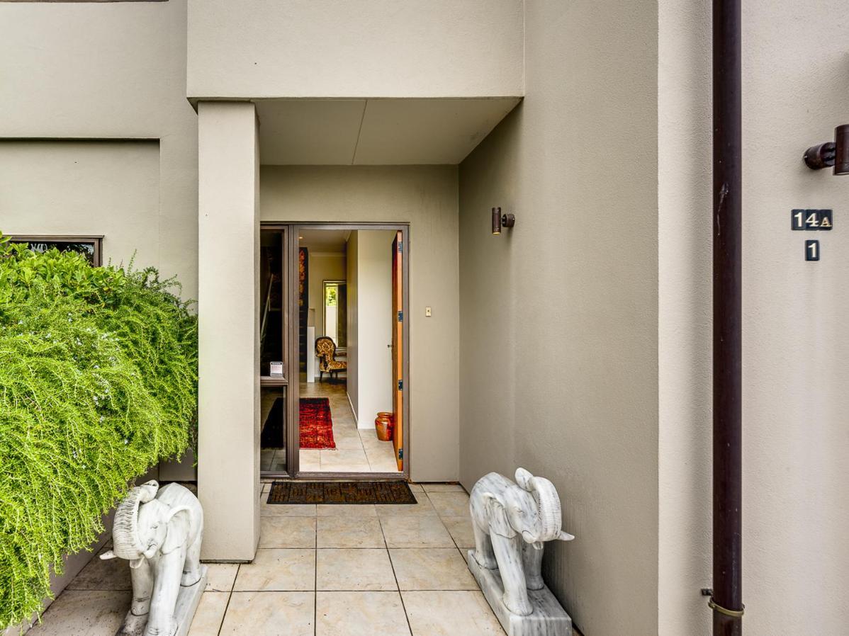 Busby Hill Villa - Havelock North Holiday Home מראה חיצוני תמונה