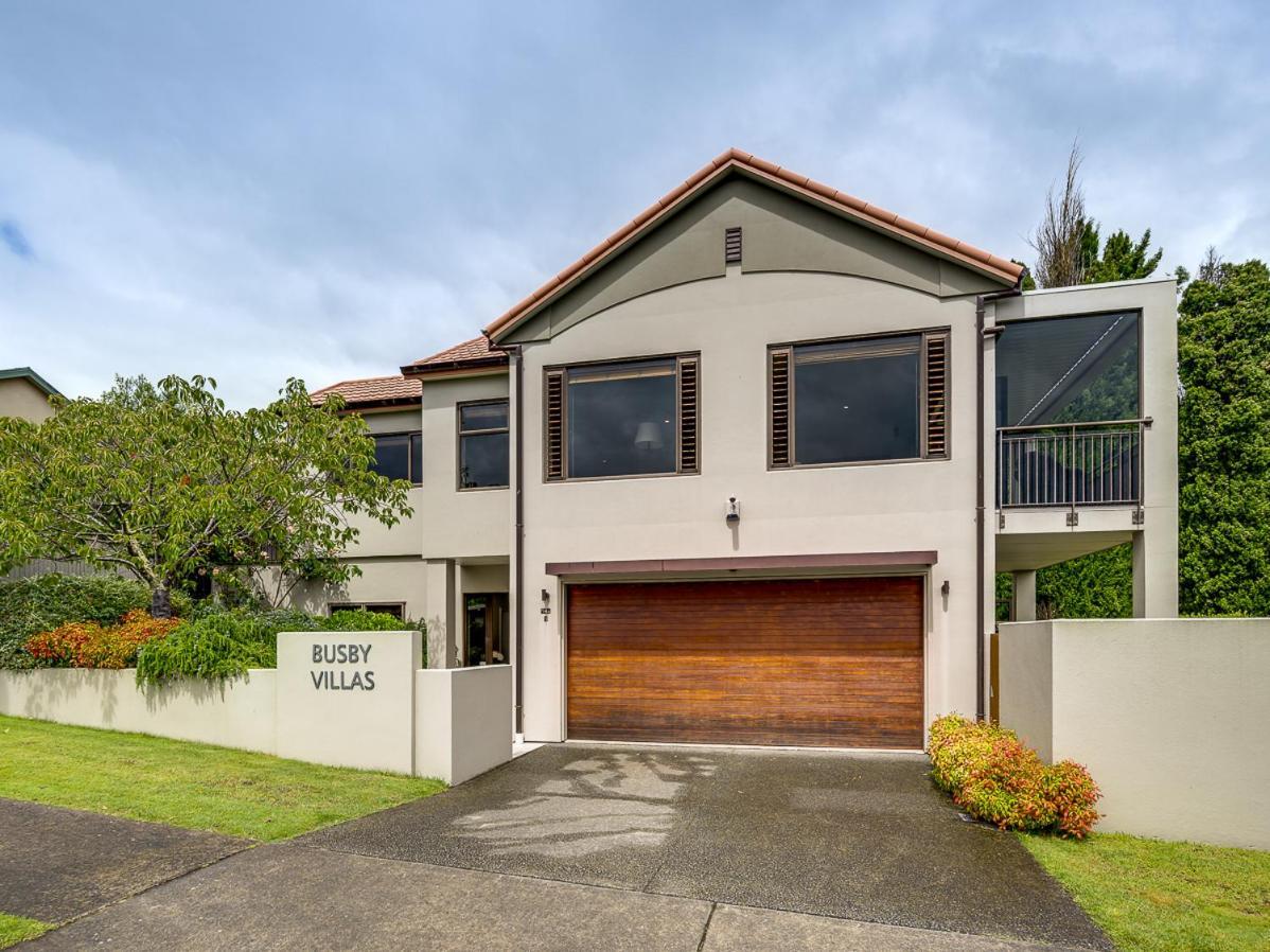 Busby Hill Villa - Havelock North Holiday Home מראה חיצוני תמונה